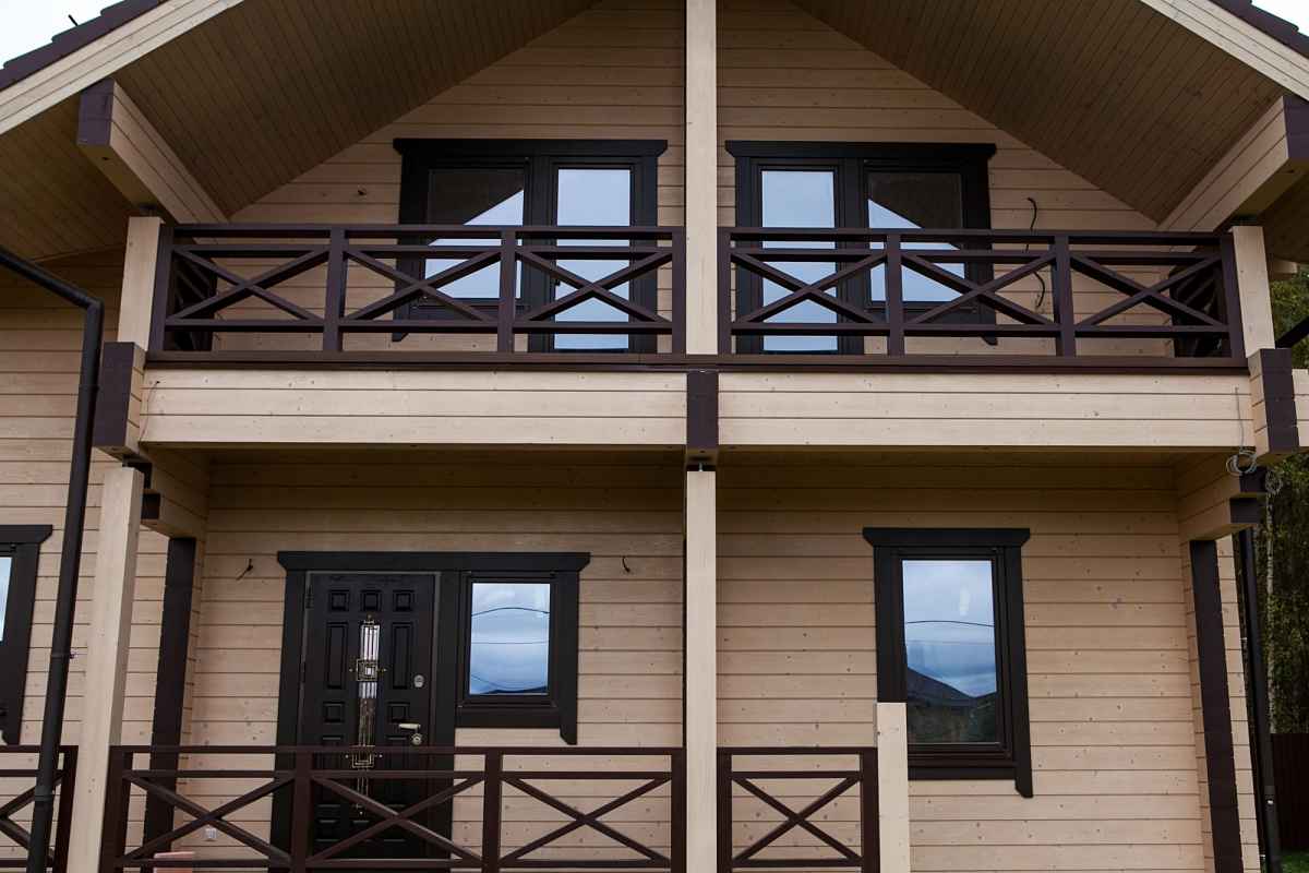 Деревянные окна в загородном доме в д. Березовый мостик. Фото 7