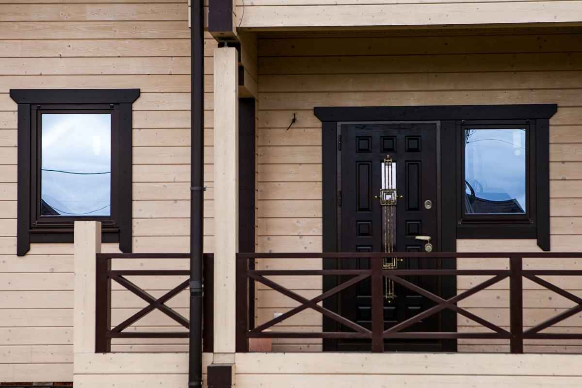 Деревянные окна в загородном доме в д. Березовый мостик. Фото 6