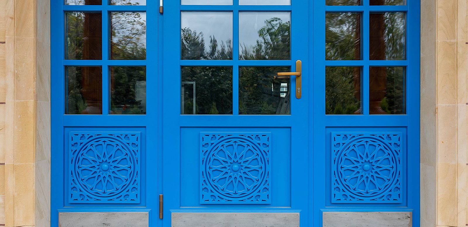 Косовцев. Окна и двери из сращенного дуба. Московская область.