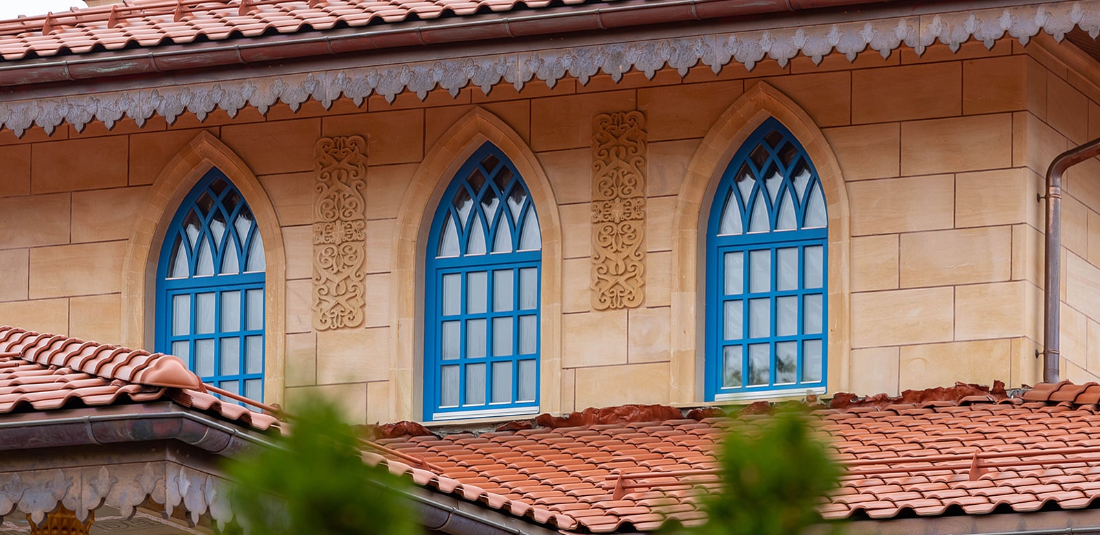 Косовцев. Окна и двери из сращенного дуба. Московская область.