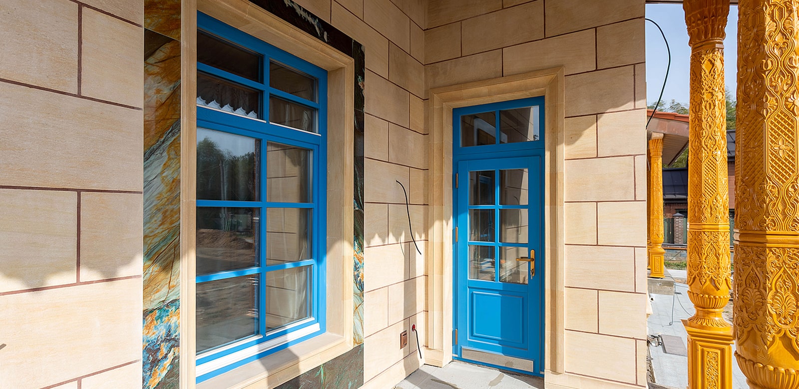 Косовцев. Окна и двери из сращенного дуба. Московская область.