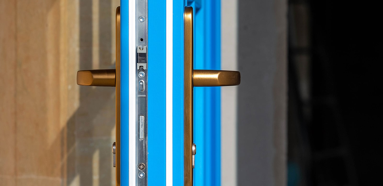 Косовцев. Окна и двери из сращенного дуба. Московская область.