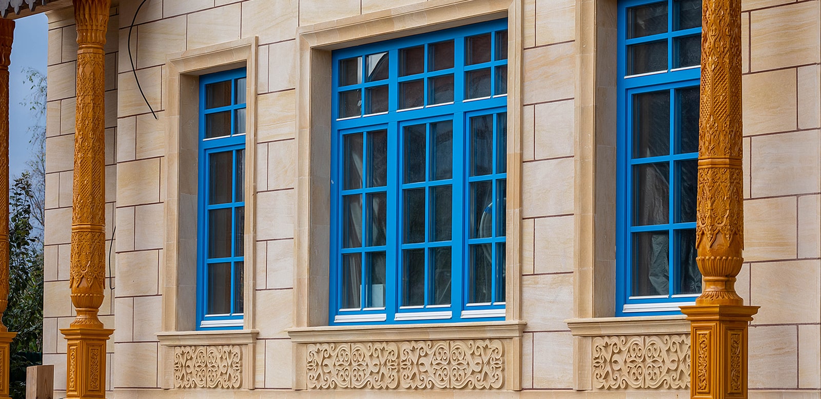 Косовцев. Окна и двери из сращенного дуба. Московская область.