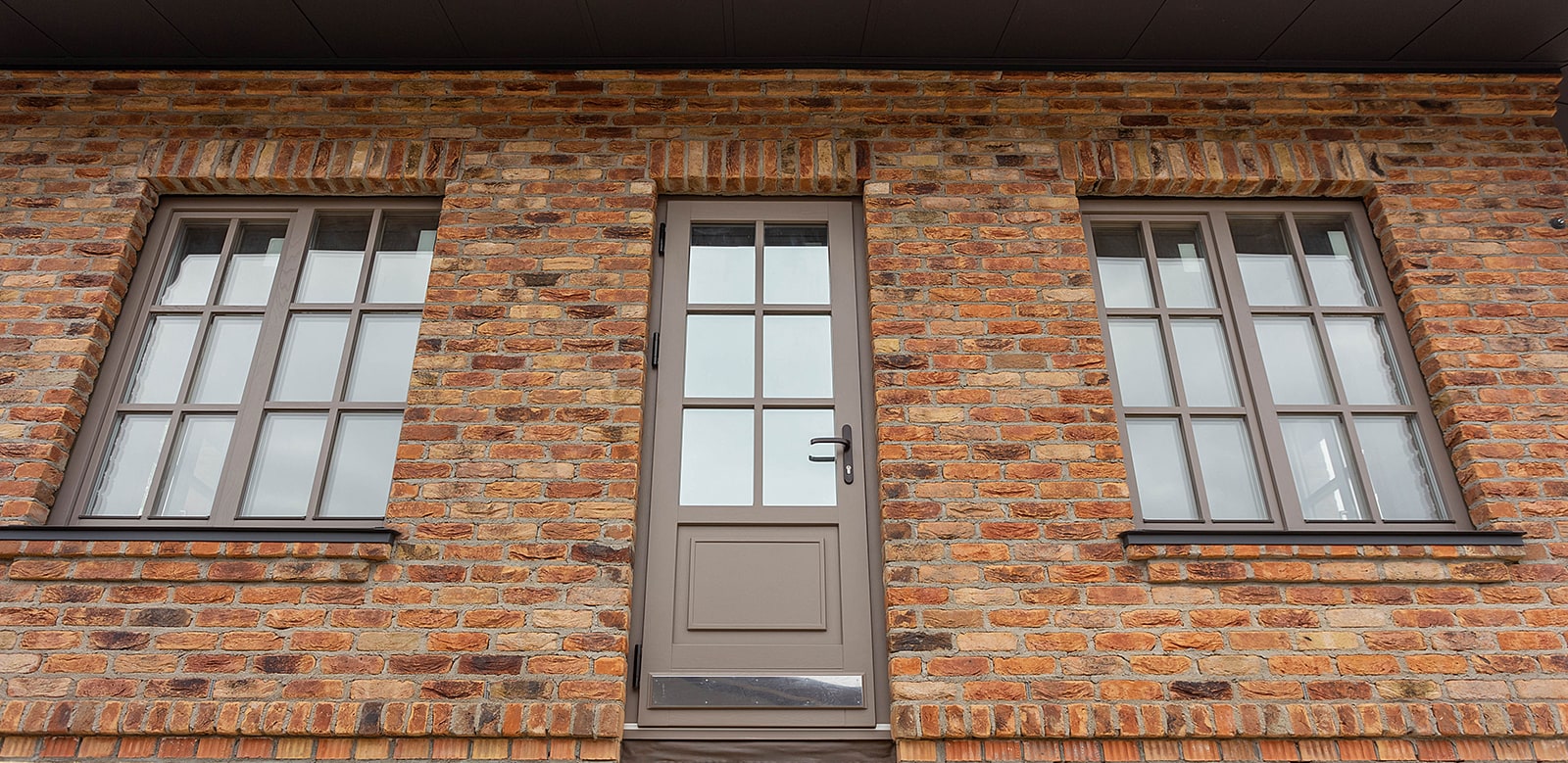 Косовцев. Окна и двери из сращенного дуба. Подмосковье.