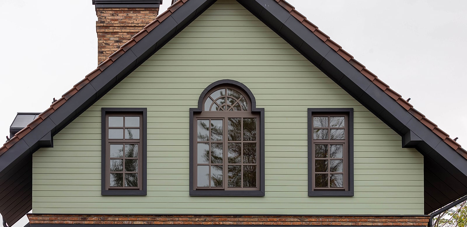 Косовцев. Окна и двери из сращенного дуба. Подмосковье.