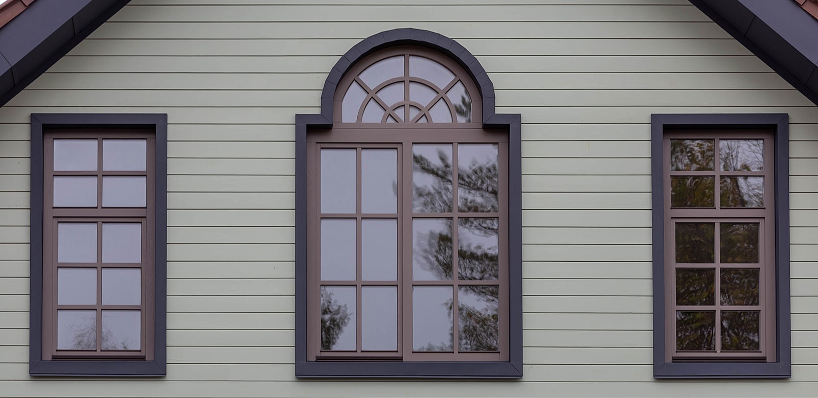 Косовцев. Окна и двери из сращенного дуба. Подмосковье.