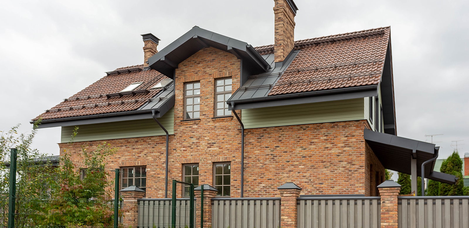 Косовцев. Окна и двери из сращенного дуба. Подмосковье.