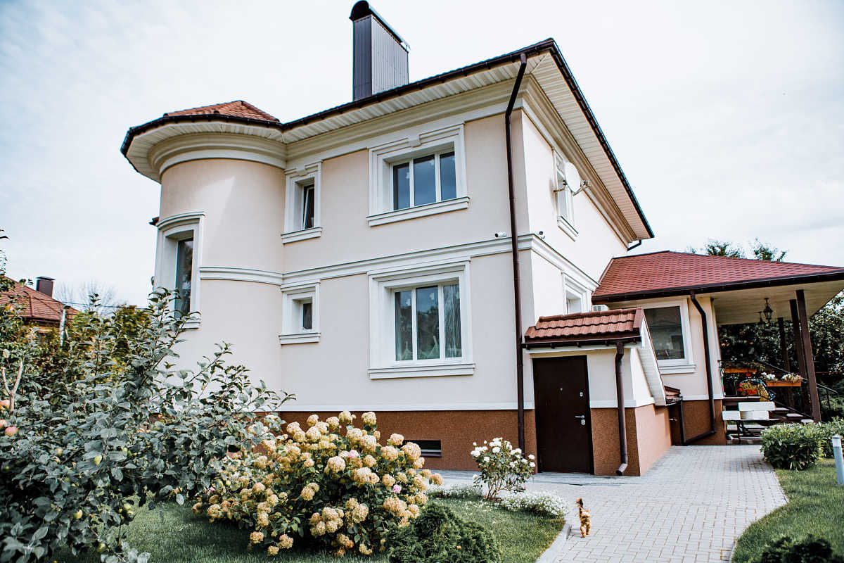 Загородный дом с деревянными окнами г. Ковров. Фото 1