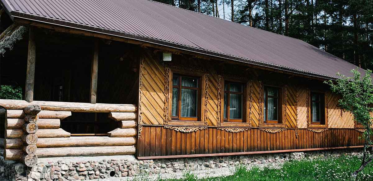 Деревянные окна в базе отдыха Мещерский скит. Фото 1