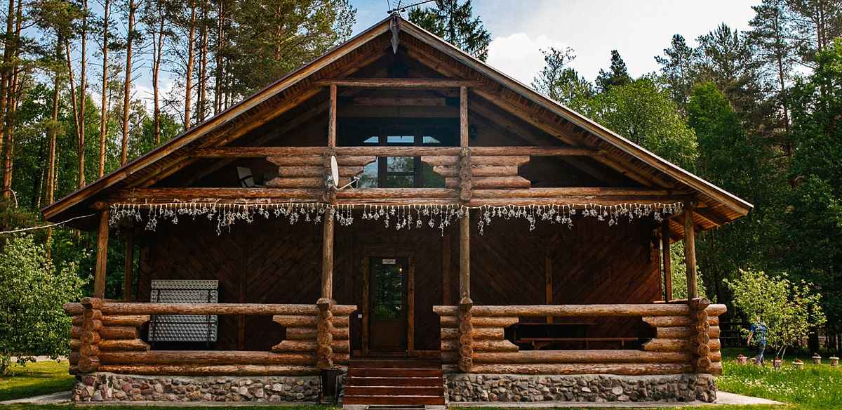 Деревянные окна в базе отдыха Мещерский скит. Фото 4