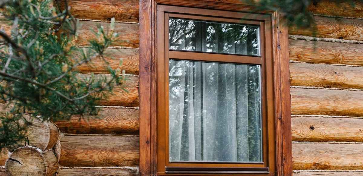 Деревянные окна в базе отдыха Мещерский скит. Фото 5