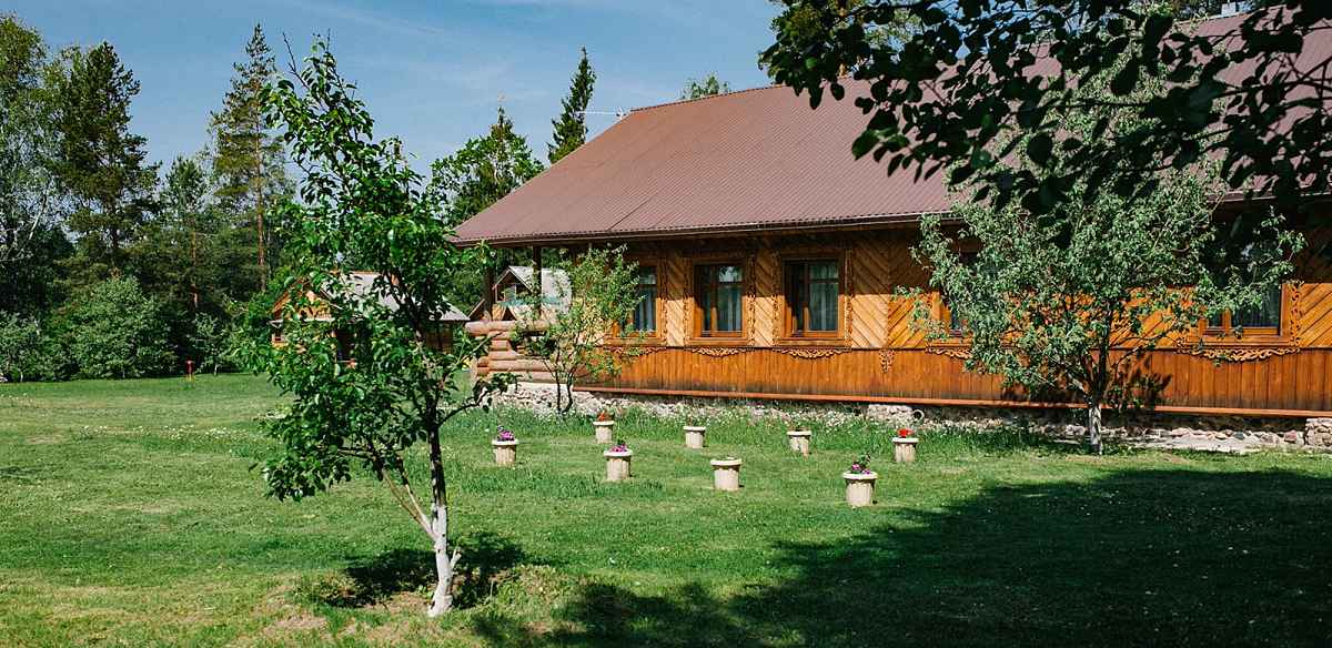 Деревянные окна в базе отдыха Мещерский скит. Фото 7