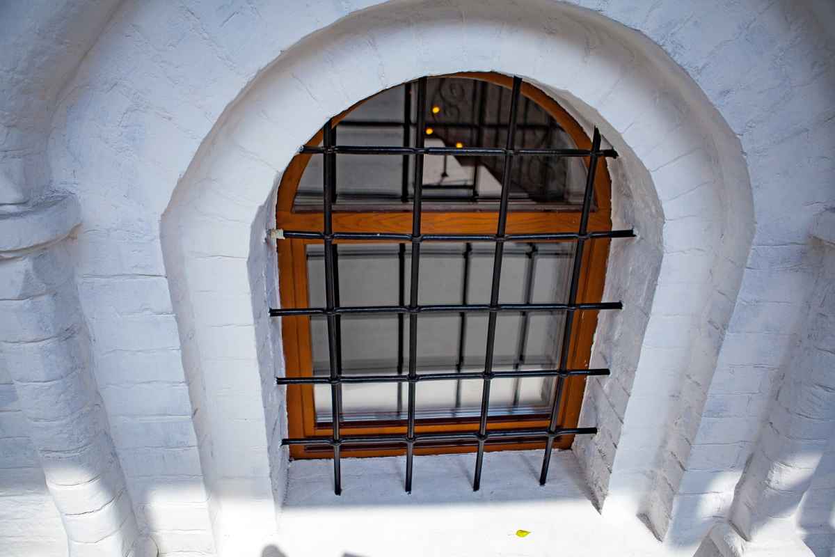 Деревянные окна в ресторане в Москве. Фото 2