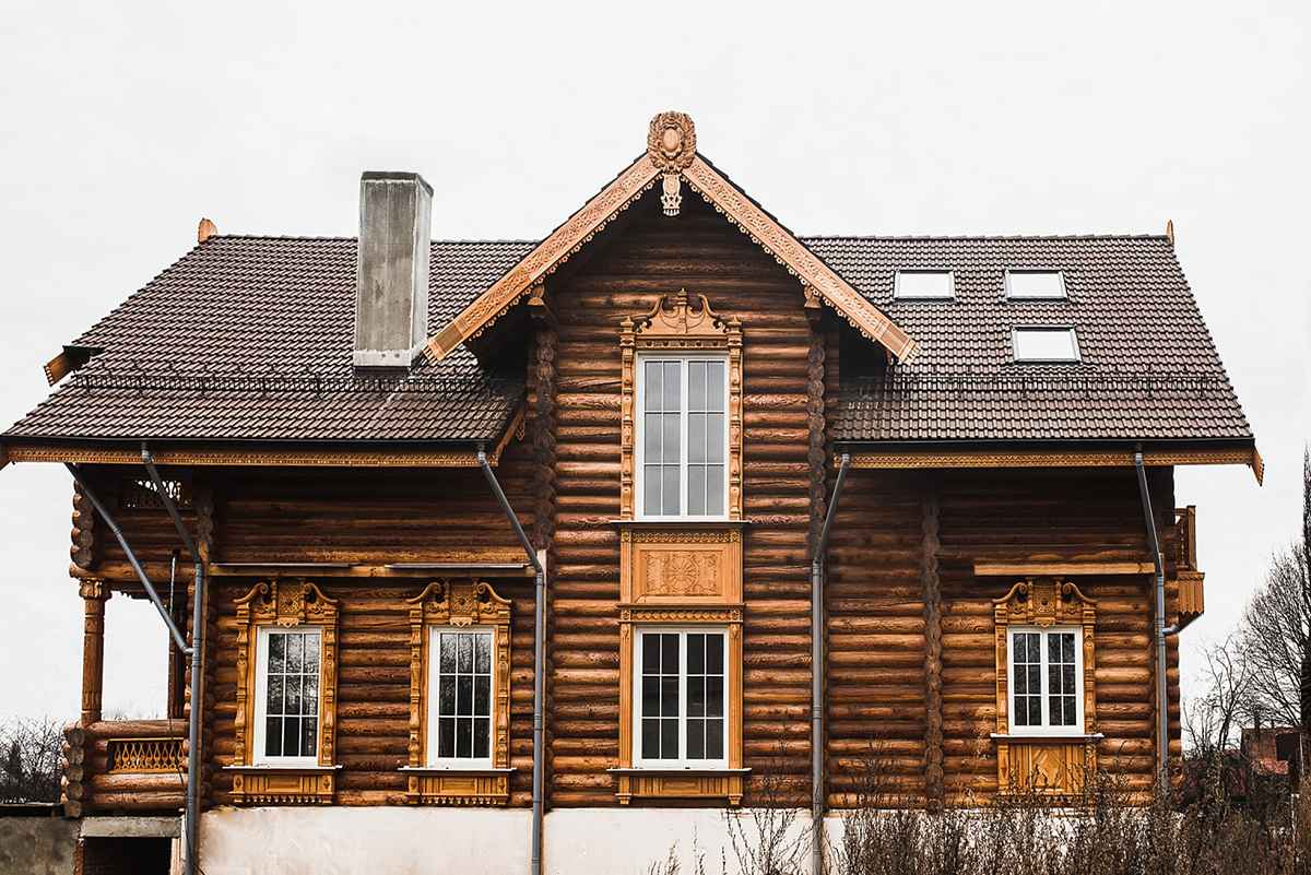 Остекление загородного дома окнами из дуба. Фото 4