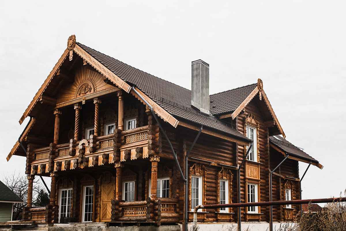 Остекление загородного дома окнами из дуба. Фото 5