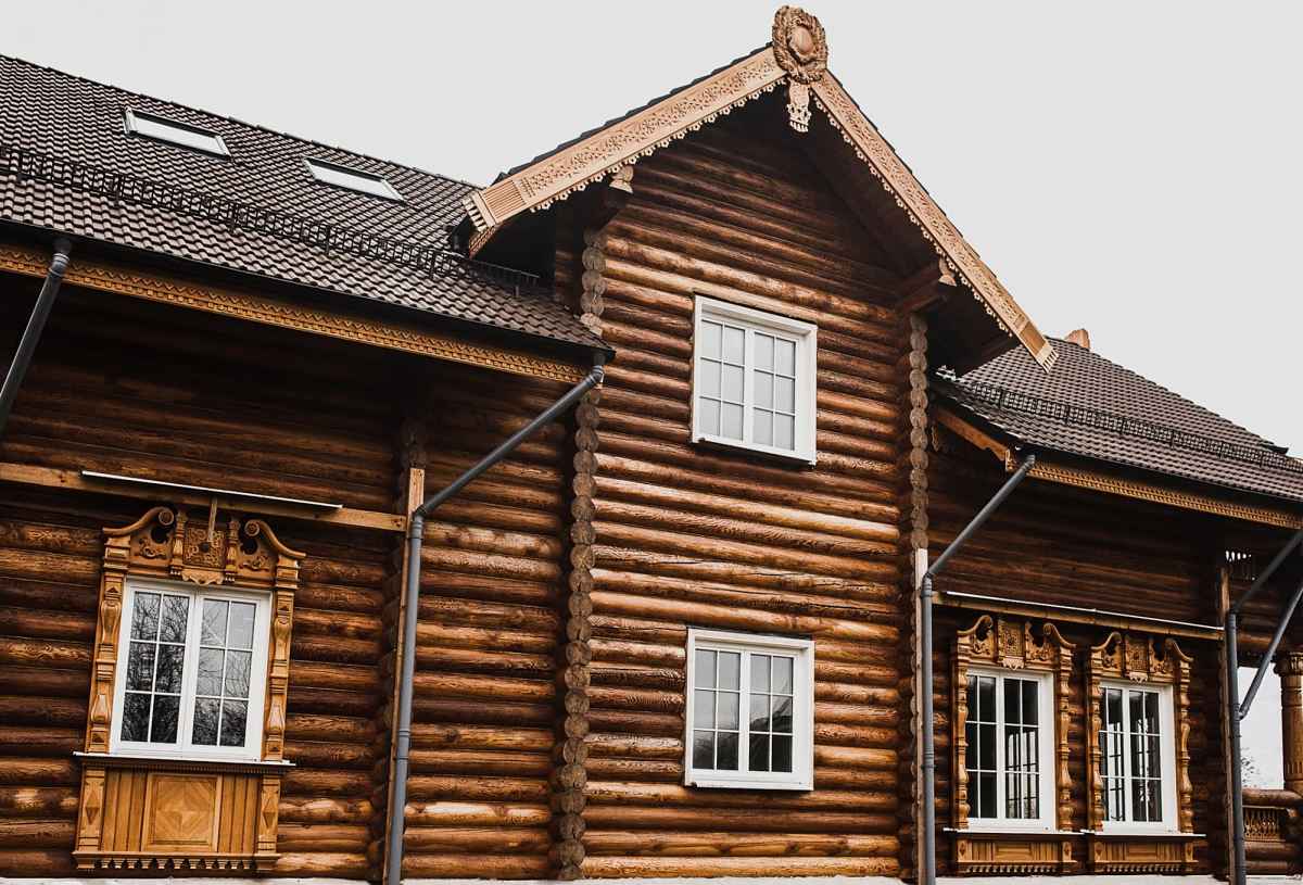 Остекление загородного дома окнами из дуба. Фото 6